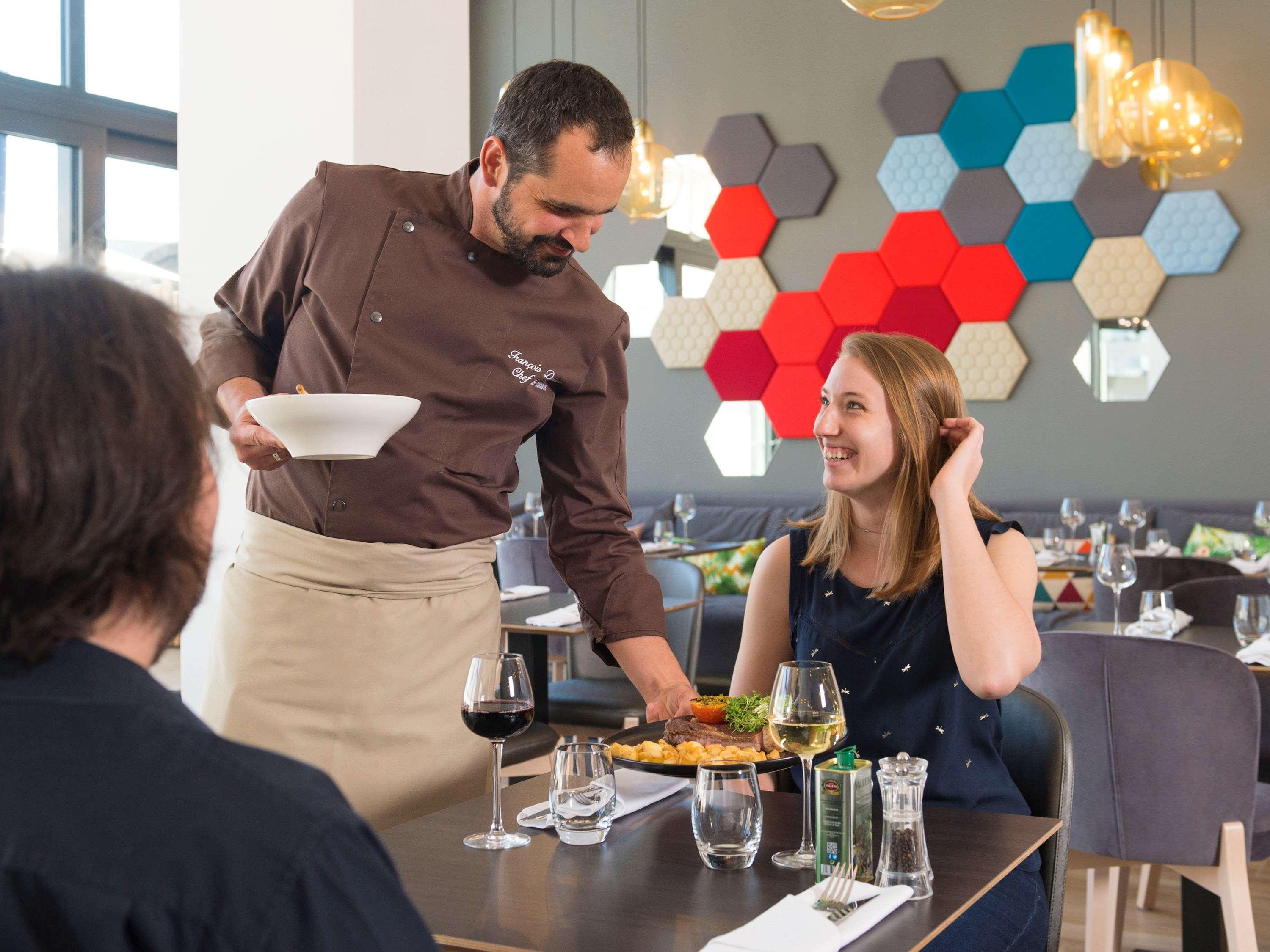 Novotel Charleroi Centre Zewnętrze zdjęcie